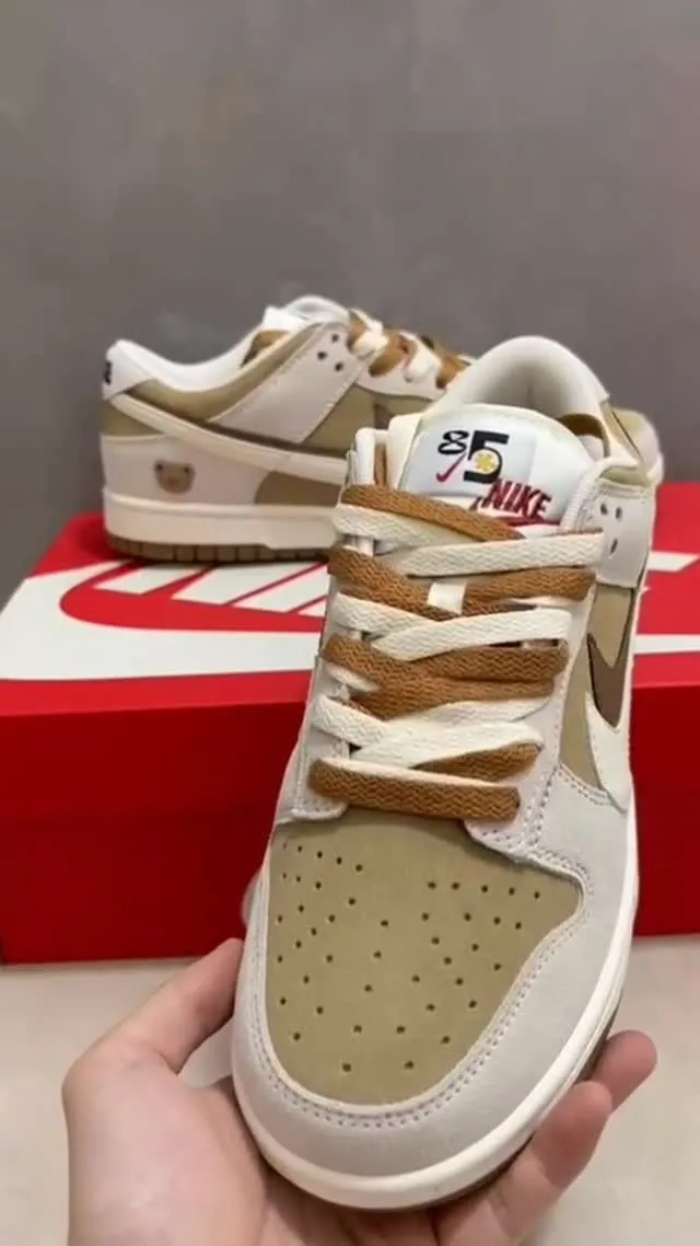 Nike Dunk Low bege e marrom